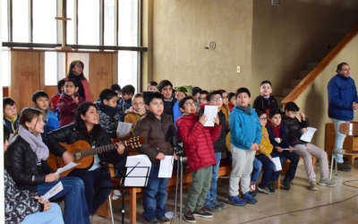 Eucaristía 1° y 2° básicos en Iglesia Catedral