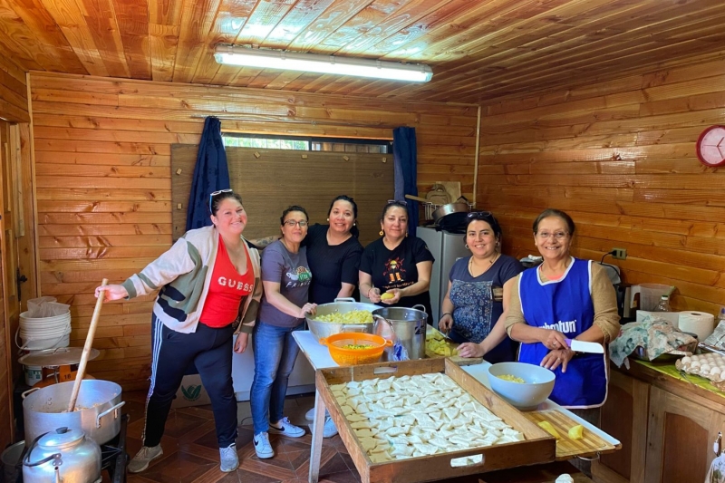 Amigos Voluntarios atienden el penúltimo Comedor Solidario del 2024