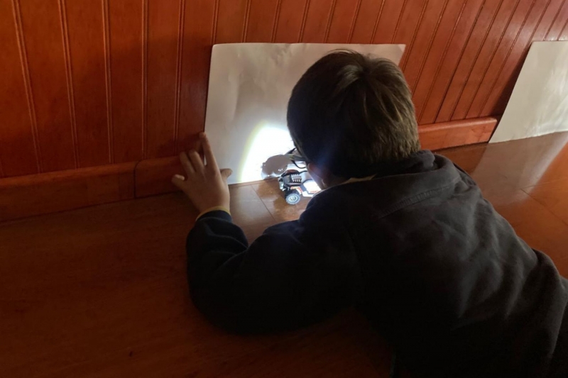 3° básicos realizan práctico en relación a la Luz y Sombra