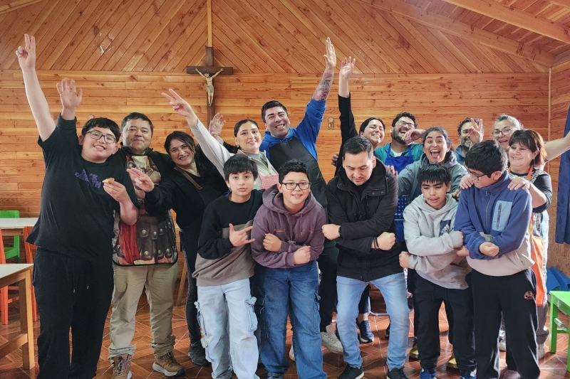 6° Básico A transforma la solidaridad en esperanza en el 14° Comedor Solidario Salesiano
