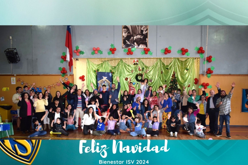 Educadores del ISV celebran la navidad en familia
