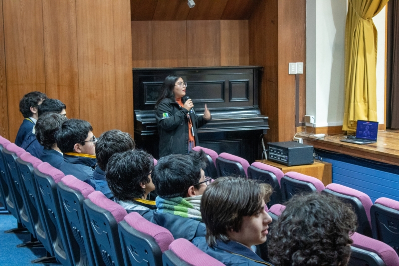 VIOLENCIA DIGITAL: INJUV Los Ríos realiza interesante Charla para 2° y 3° medios.