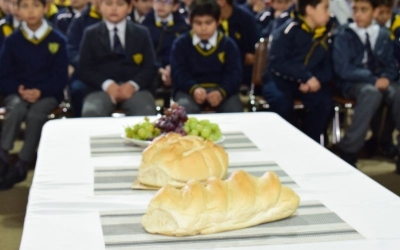 Celebramos JUEVES SANTO junto a nuestros Estudiantes y Educadores