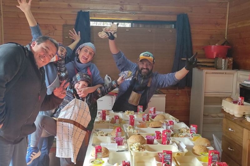 2° básico C colabora con el 23° Comedor Solidario ’24