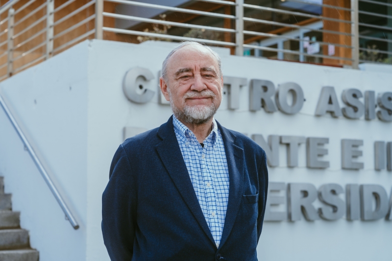 Ex alumno del ISV Premio Nacional de Ciencias Naturales destaca en la lucha contra el Alzhéimer