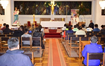 Celebramos el Domingo de la Divina Misericordia junto al 8° básico A