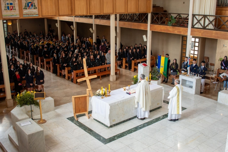 Estudiantes de 4° Medio del ISV participaron en Acción de Gracias en la Catedral de Valdivia