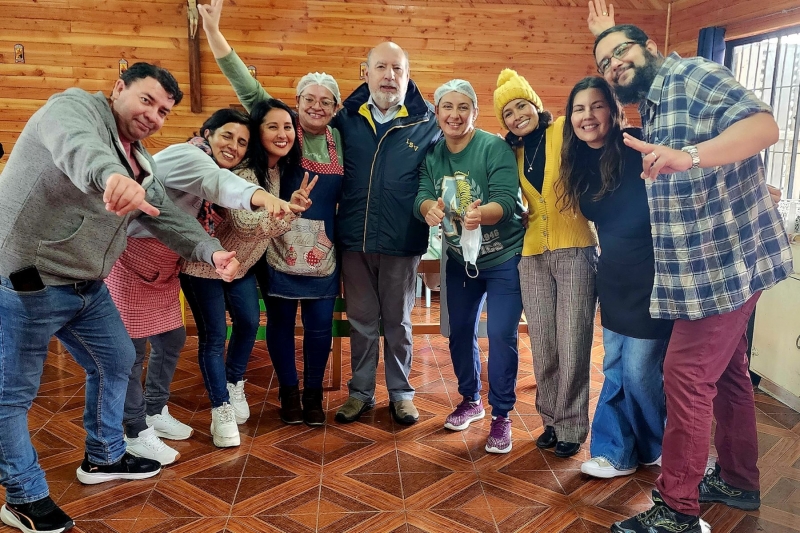 3° medio A atiende Comedor Solidario