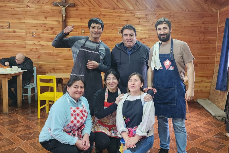 5° básico A transforma la solidaridad en esperanza en el 16° Comedor Solidario Salesiano