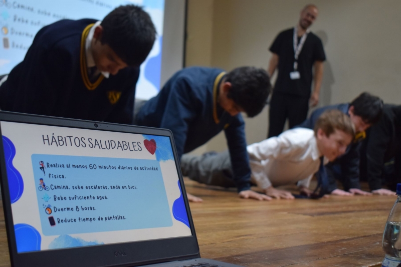 Promoviendo la vida activa y saludable en nuestros estudiantes de 8° Básico