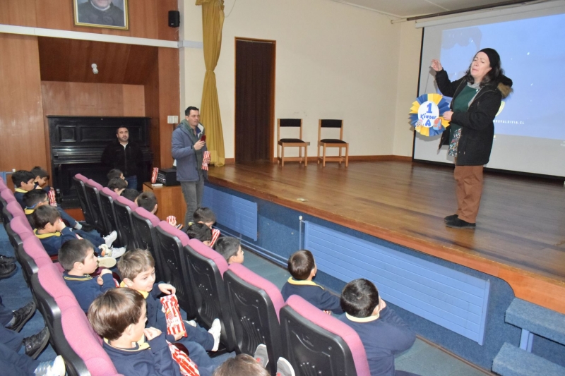 KINDER A recibe invitación al Cine por su destacada ASISTENCIA de junio