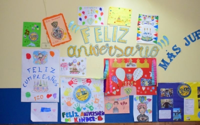 Párvulos realizan tarjetas de saludo por los 120 años del ISV