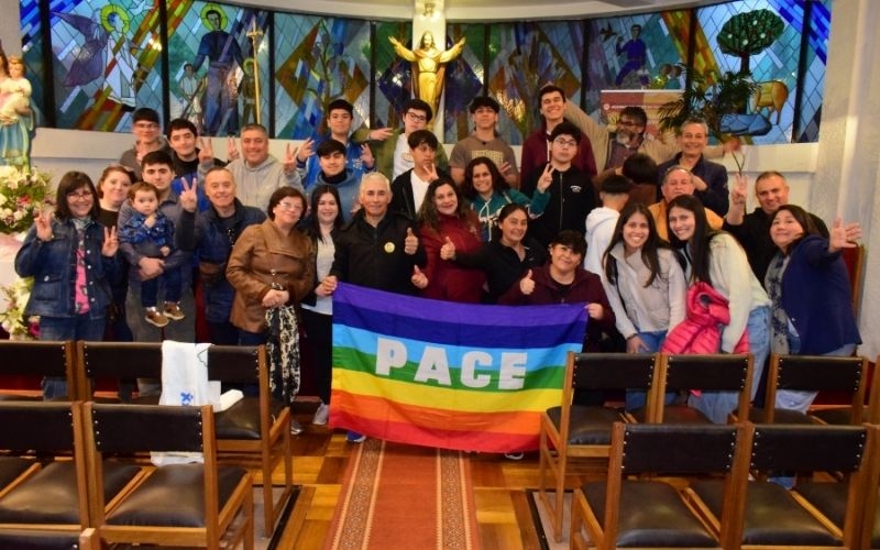 2° medio A ora por la paz en Eucaristía en el ISV