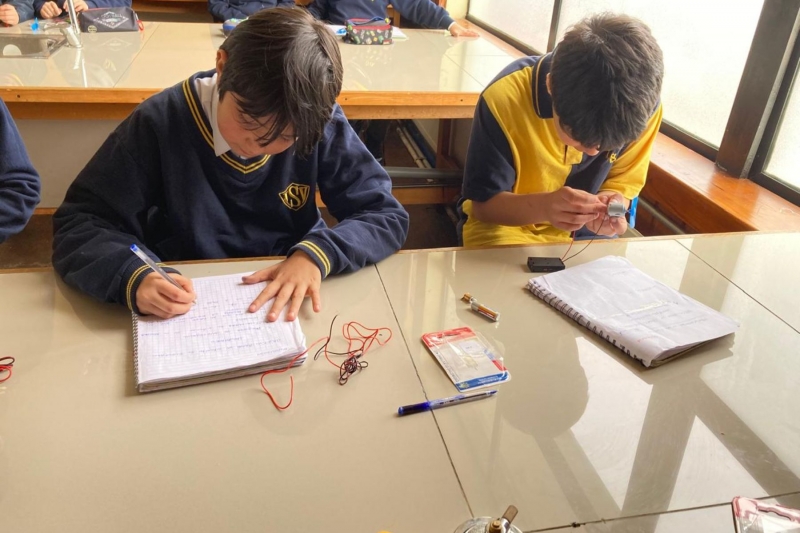 5° básicos finalizan Unidad de electricidad